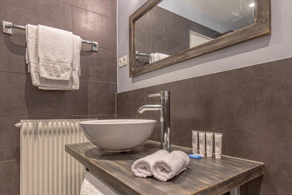 Le Relais Des Chartreuses Hotel Le Boulou Bagian luar foto