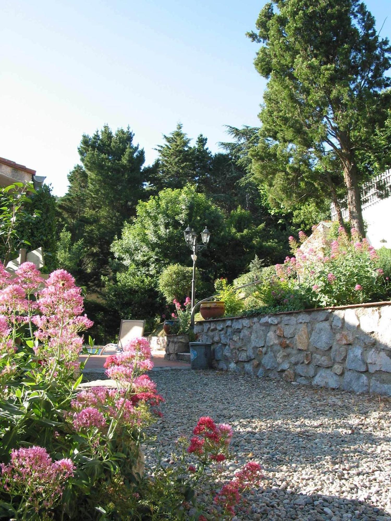Le Relais Des Chartreuses Hotel Le Boulou Bagian luar foto