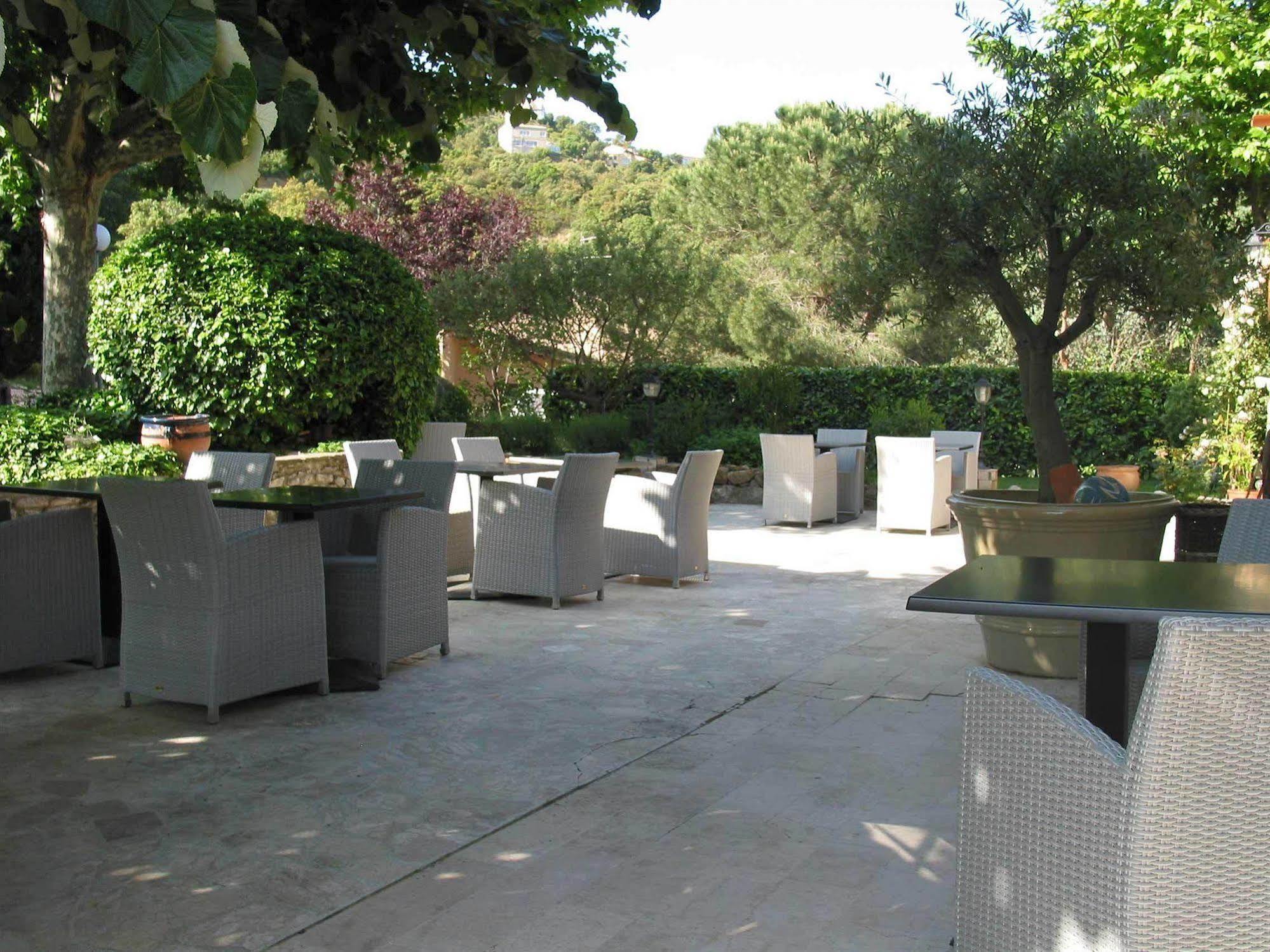 Le Relais Des Chartreuses Hotel Le Boulou Bagian luar foto